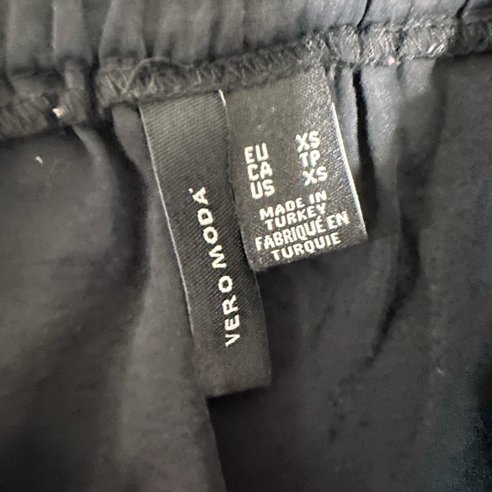 Vero Moda Black Mini Skirt XS Y2K Side Button Fitted Club Going Out - Picture 4 of 4